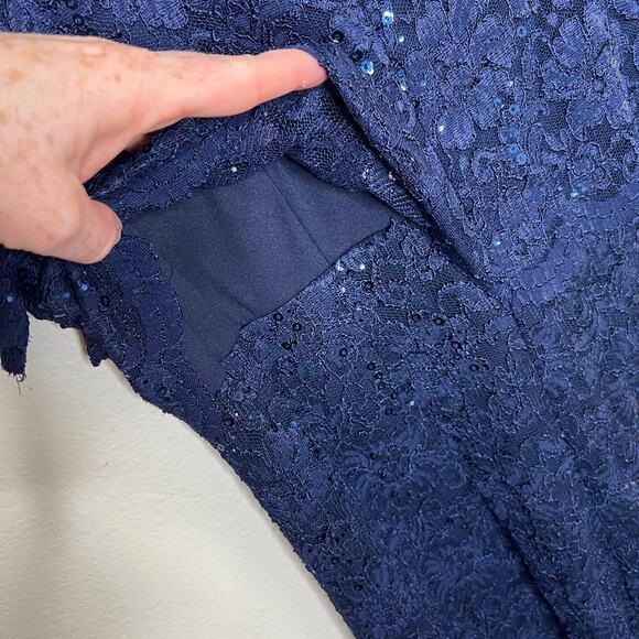 R & M Richards Black Lace Overlay Evening Gown 10 - Picture 8 of 13